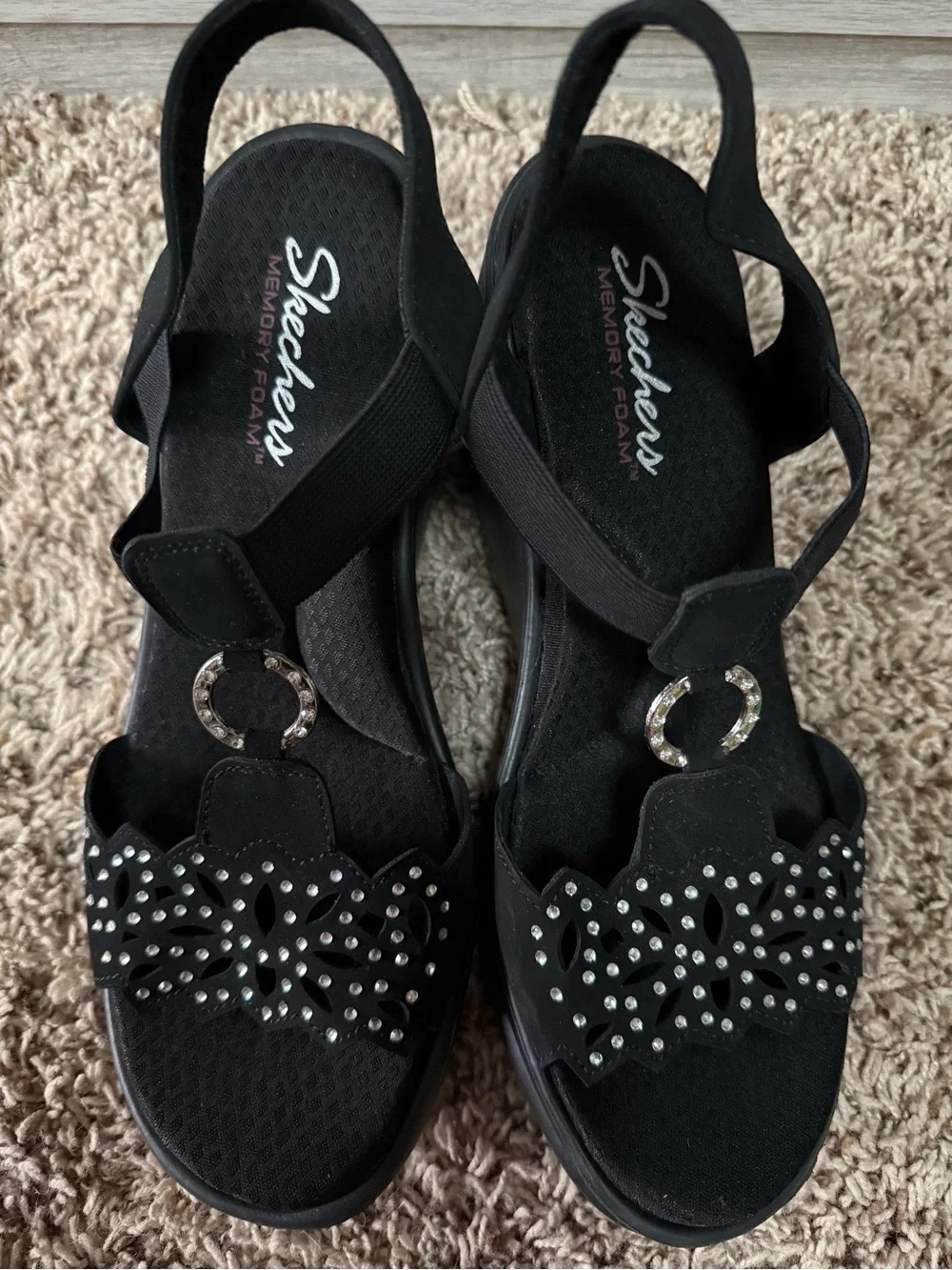 Skechers Rumblers Queen B Black Wedge Sandals Rhinestone NWOT Size 10